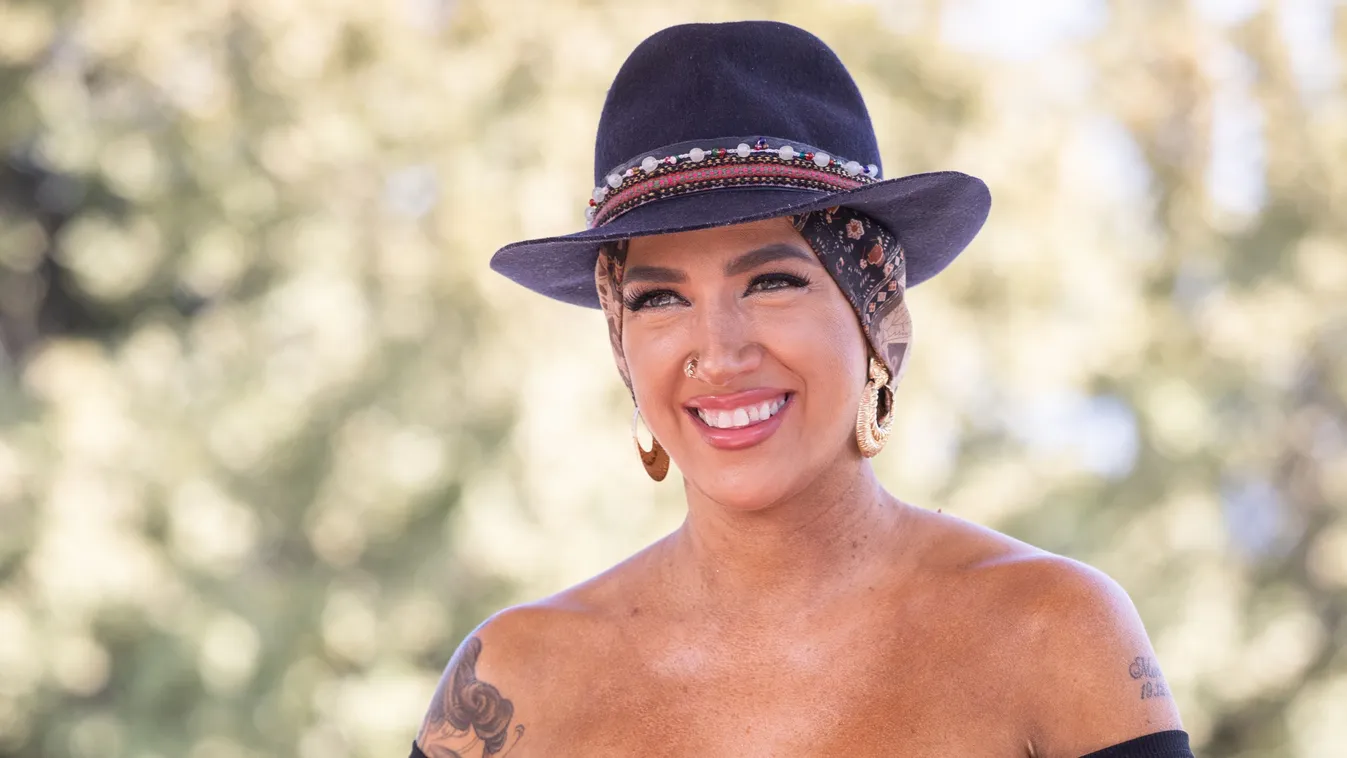 "Tovább lehet lapozni, nem kell velem foglalkozni!" - Tóth Gabinál betelt a pohár, kiosztotta a kommentelőket