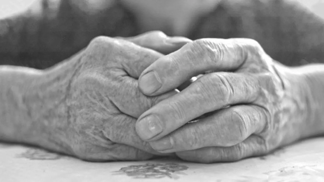 Bántalmaztak egy 84 éves nénit a bajai idősek otthonában