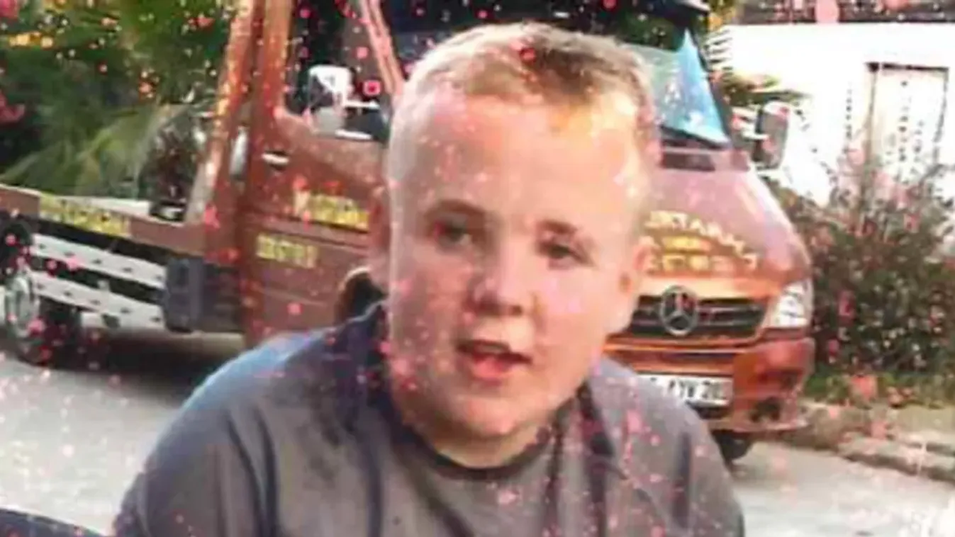 Teherautó gázolta halálra a 18 éves fiatalt az autópályán