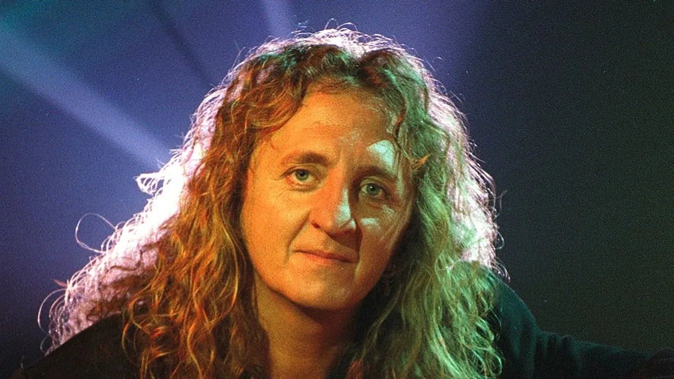 Bizarr fotó terjed a neten Zámbó Jimmy-ről