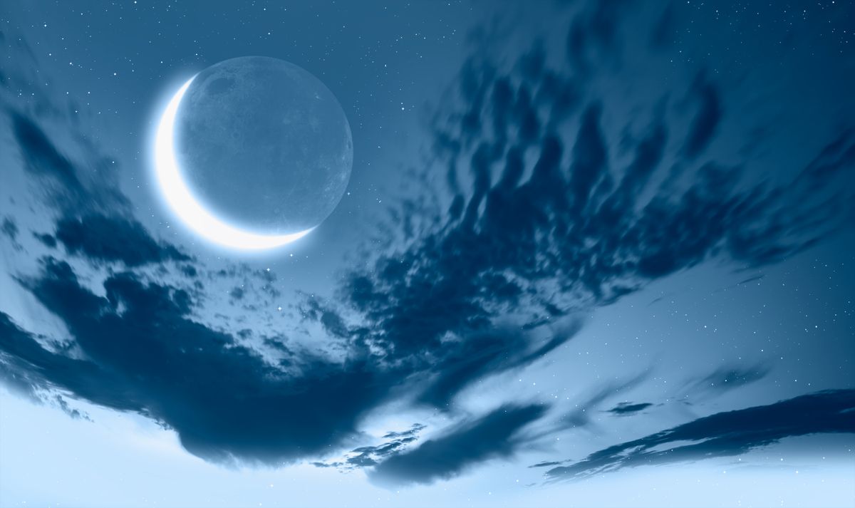 Ramadan,Concept,-,Abstract,Background,With,Crescent,Moon,Over,The