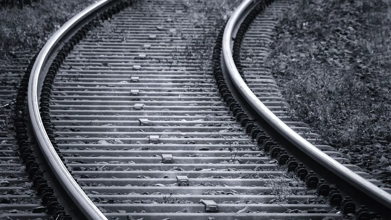 Gázolt a  Balaton Intercity, szünetel a vasúti forgalom