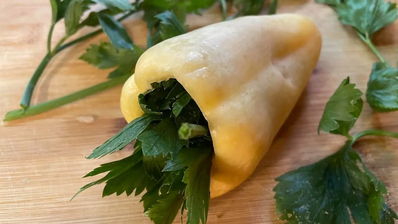 Így készül a paprikabomba, a háziasszonyok már töltenek