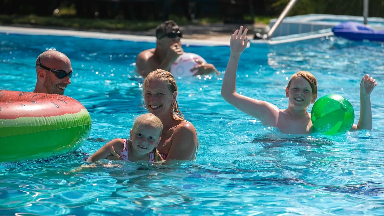 Eddig tarthat a perzselő hőség