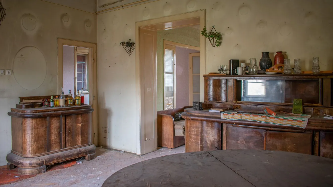 Hirtelen a föld nyelte el a szellemház lakóit