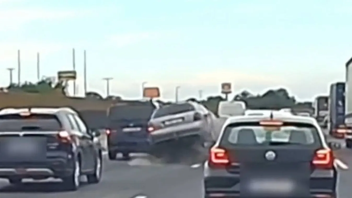 Ezért lenne szüksége minden autósnak fedélzeti kamerára