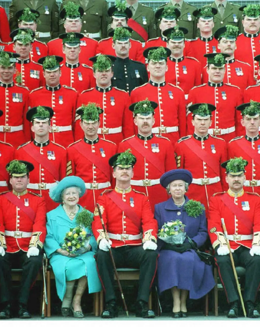 Több hobbija is volt, lovagolt, galambokat versenyeztetett, focizott, nagy Arsenal drukker volt. Fotó: AFP