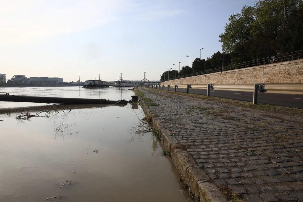  Budai rakpart egészen a Római partig