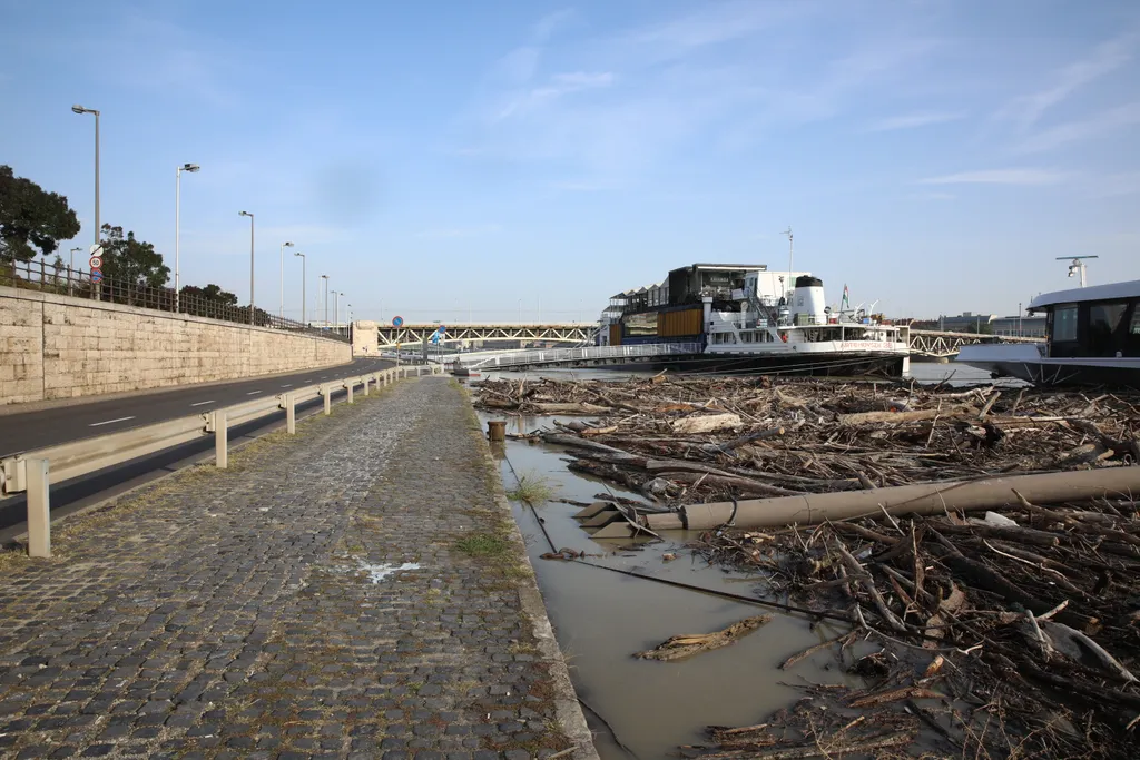  Budai rakpart egészen a Római partig