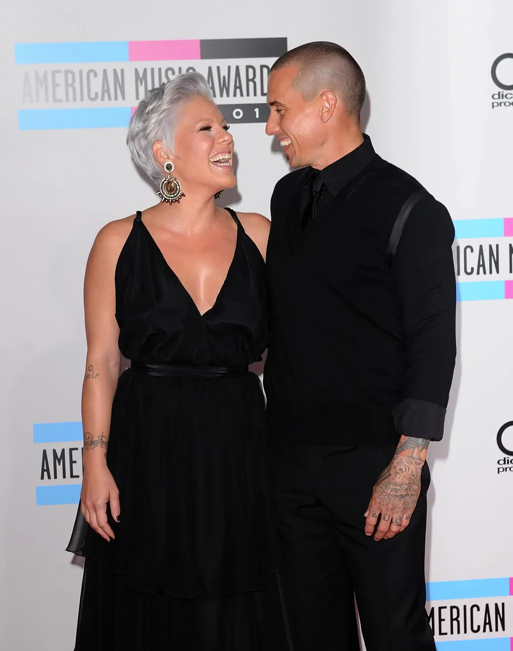 American Music Awards 2010 - Arrivals - Los Angeles