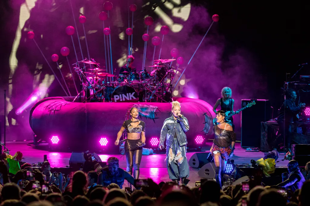 P!nk Live in Tinley Park