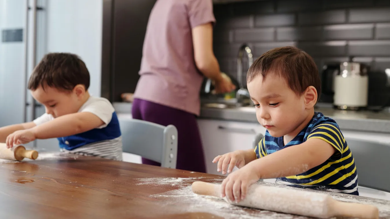 Édesanyjuktól rabolta el az ikreket az apa.