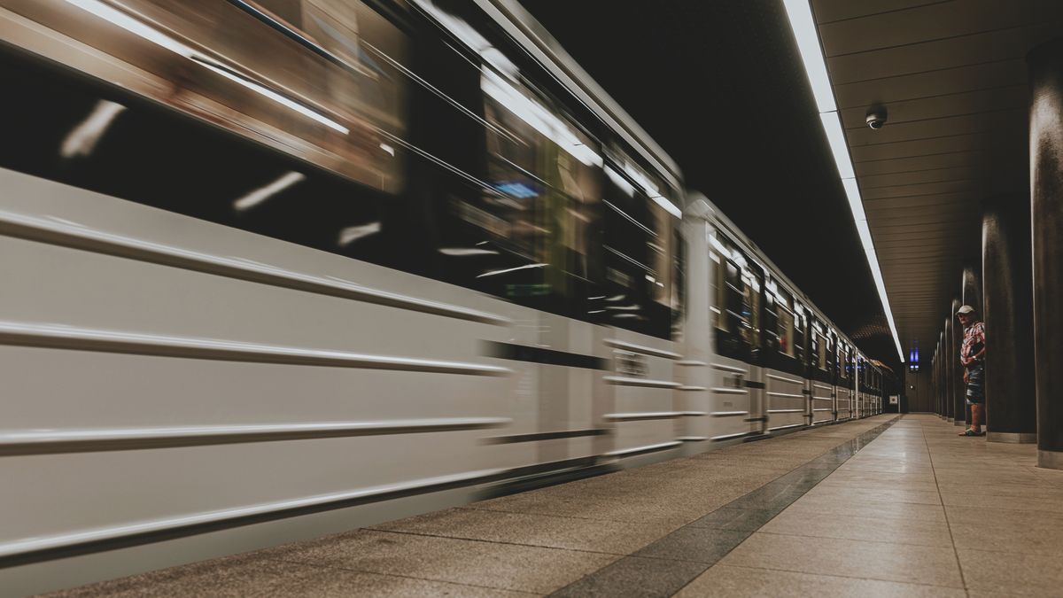 Most jött: Metróbaleset történt Budapesten, leállították a forgalmat