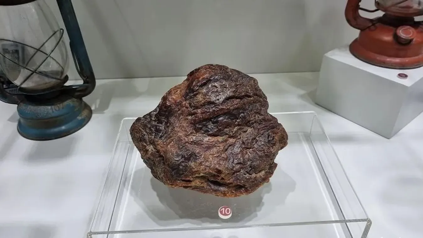 400 milliós borostyánnal támasztott az ajtót egy román nő