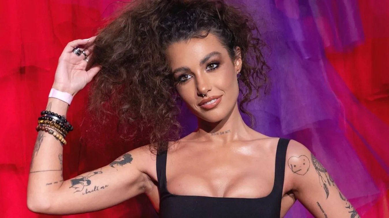 Halálra rémítette rajongóit Tóth Andi