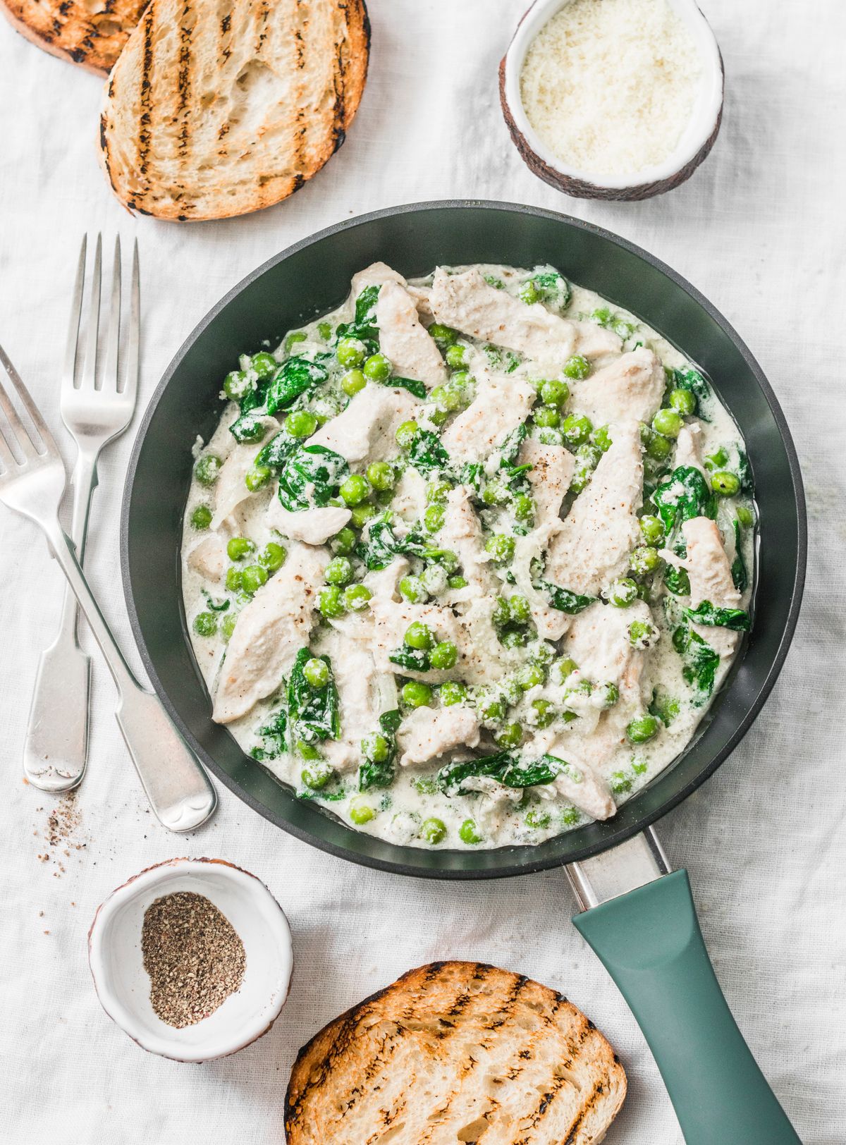 One,Pot,Creamy,Chicken,Spinach,And,Green,Peas,In,The