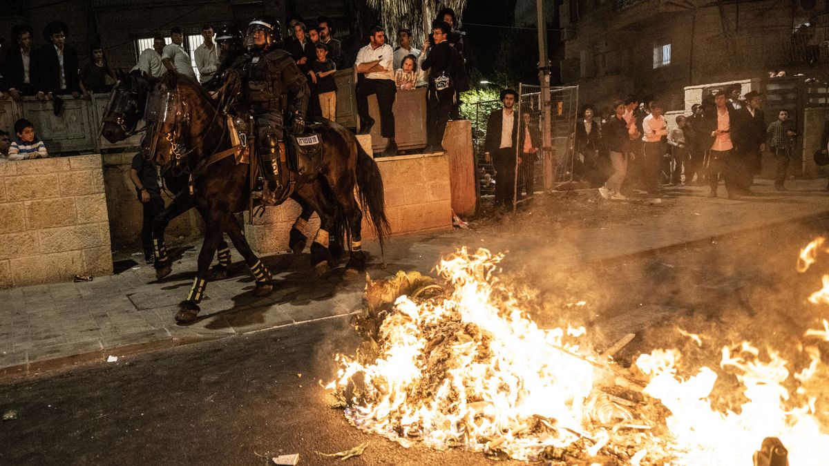 Ultra-orthodox Jews protest military draft in Jerusalem