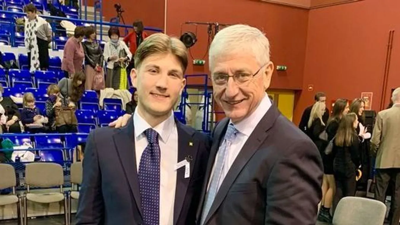 Gyurcsány küldött provokatőrt Kötcsére