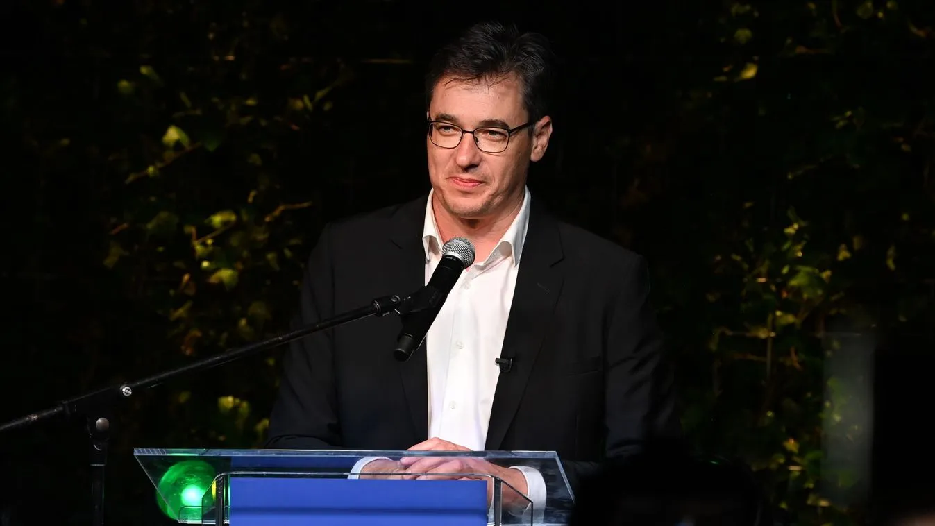 A 200 milliós prémium-kérdés zavarba hozta Karácsonyt