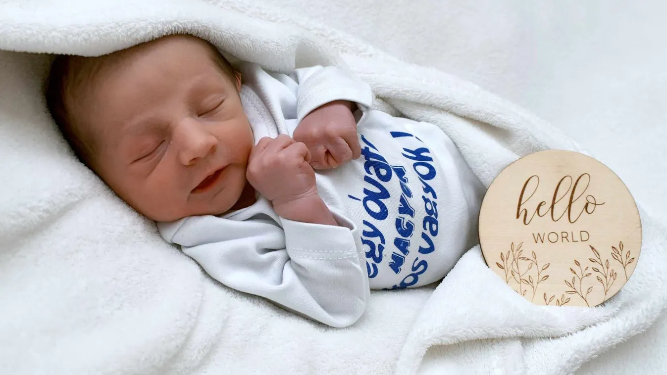 Egészséges fiúnak adott életet a rákos kismama