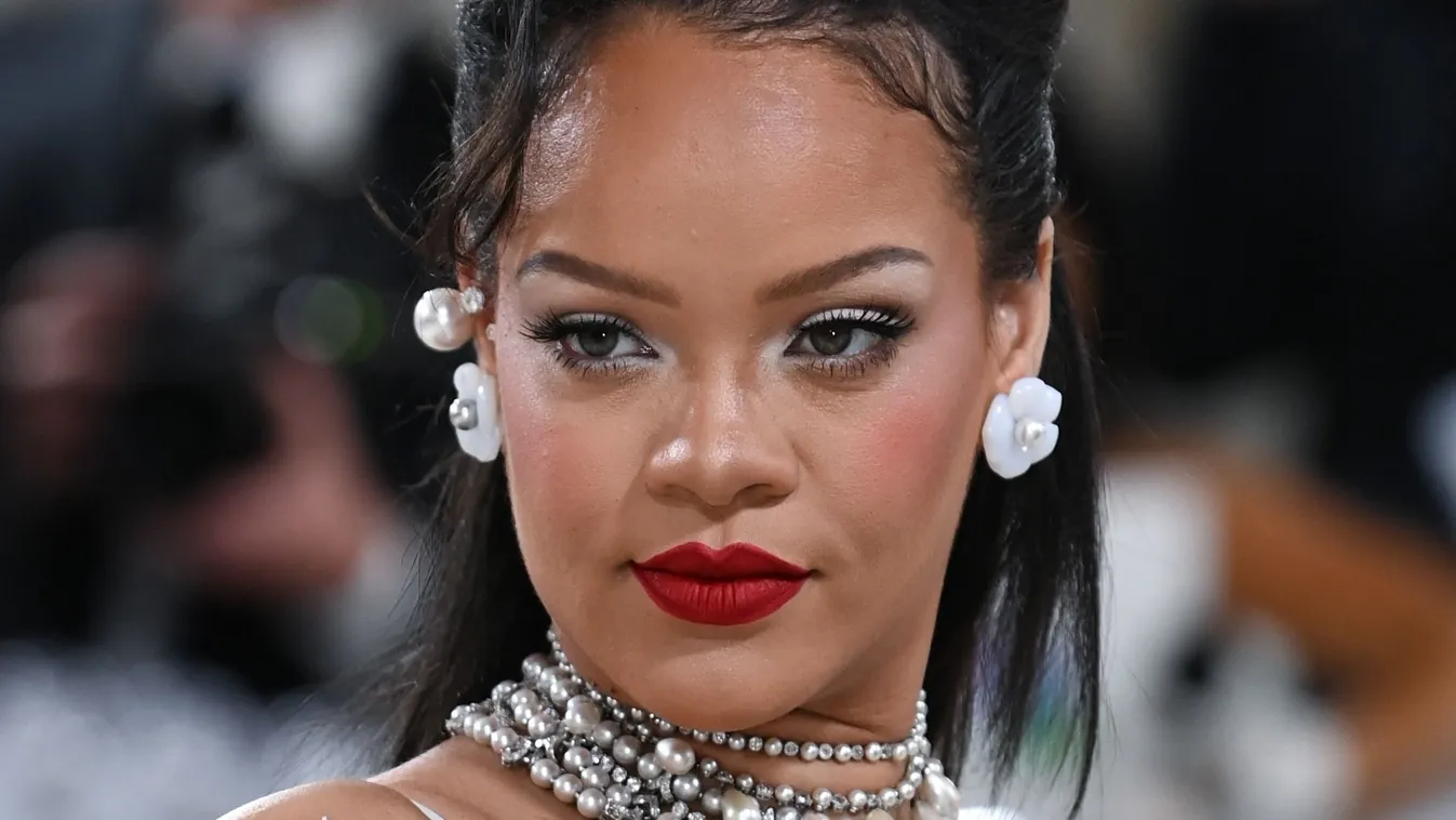 Fehérneműben fotózták a világsztárt, felforr a levegő!