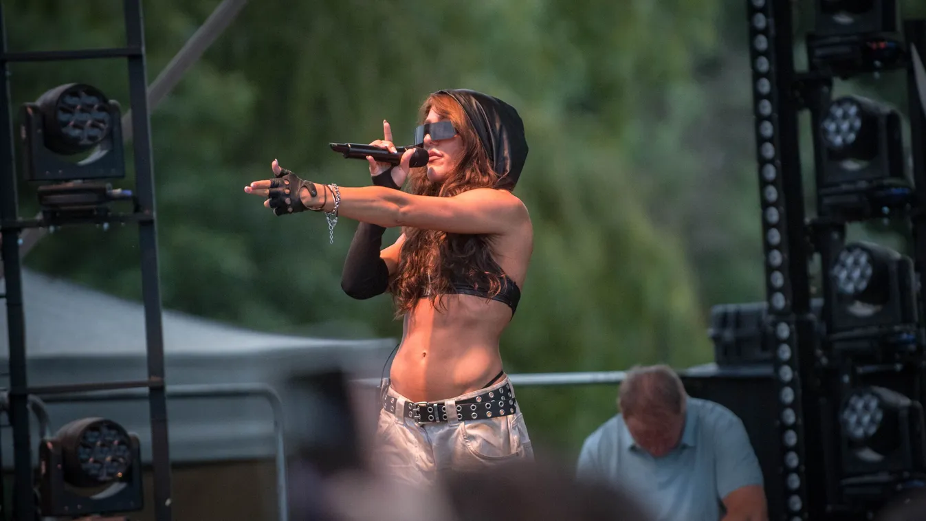 Tóth Andi hasonmása és új párja nagy felháborodást keltett