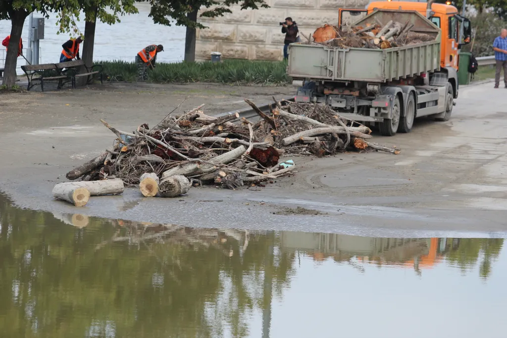 2024_09_24_Árvíz_takarítás_KD