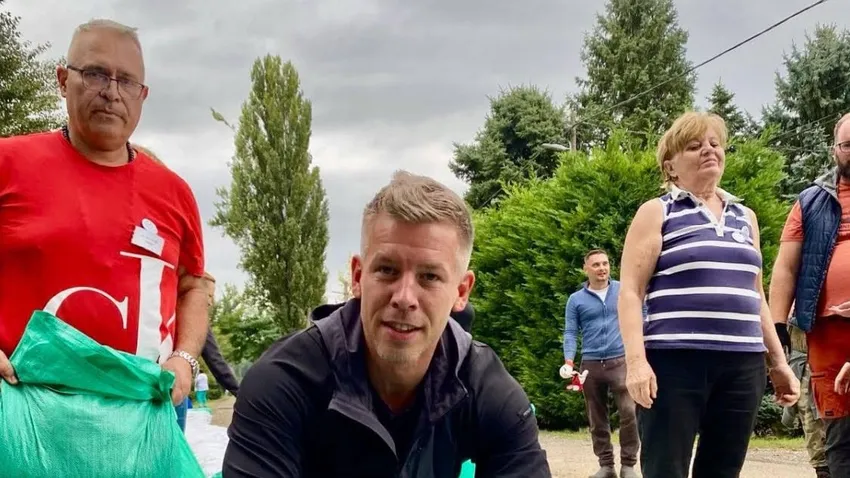 Magyar Péter árvízi bohóckodásától kiakadtak az emberek