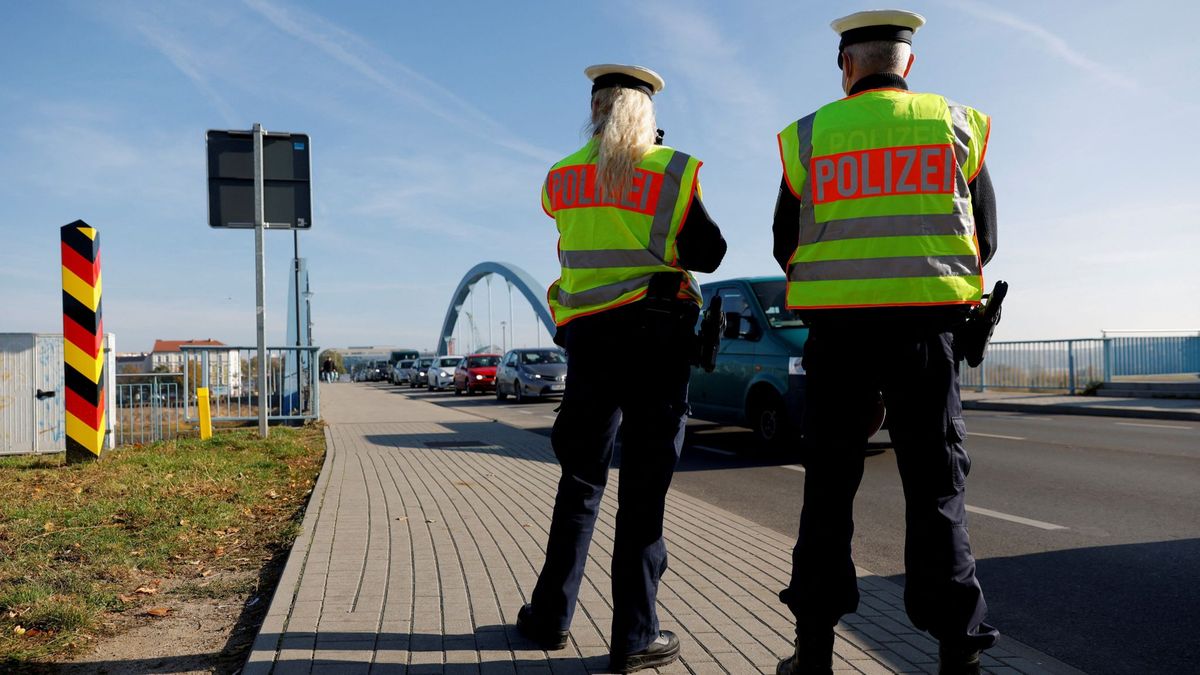 Mától újra bevezették a határellenőrzést Németországban