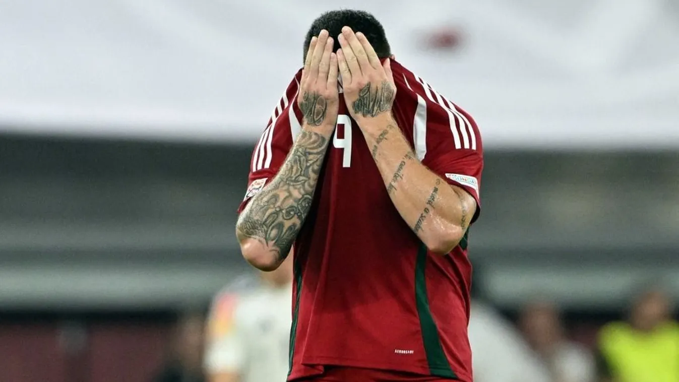 Egyre mélyebben a magyar válogatott csatár, nagy a baj