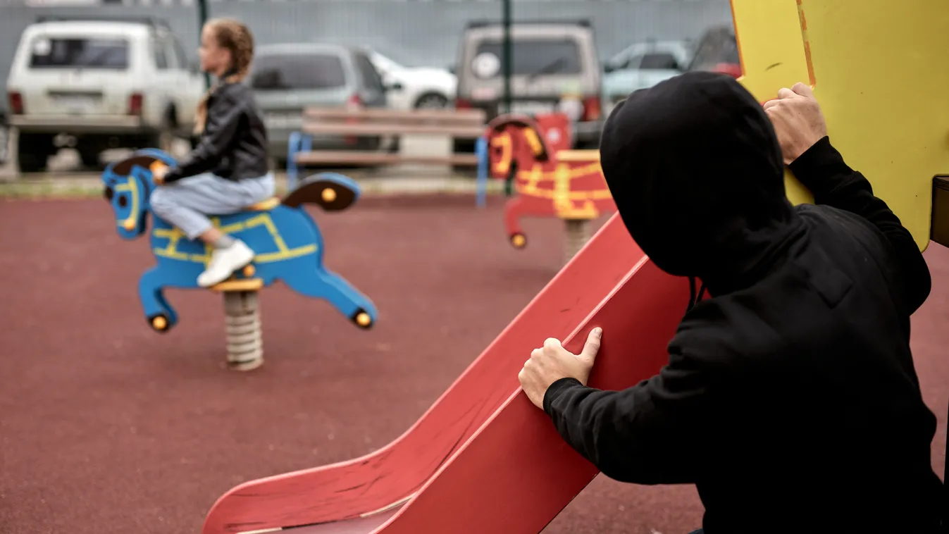 Szatír kísért Tatabányán