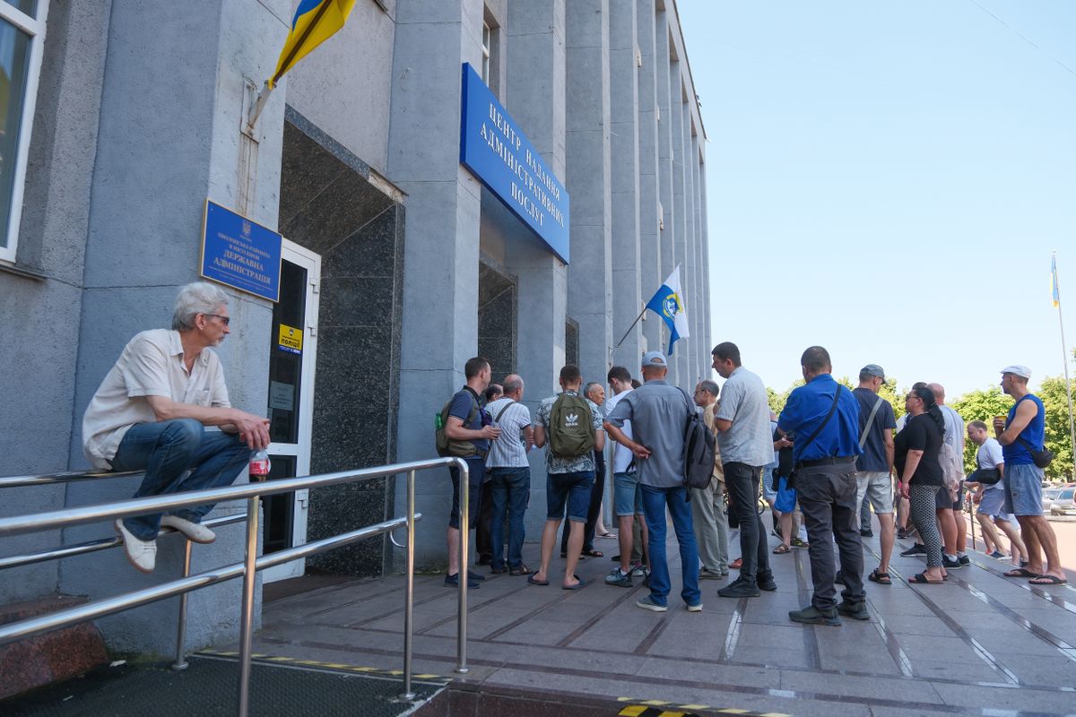 Ukrainian Conscripts Wait In Queues To Update Their Data In Kyiv