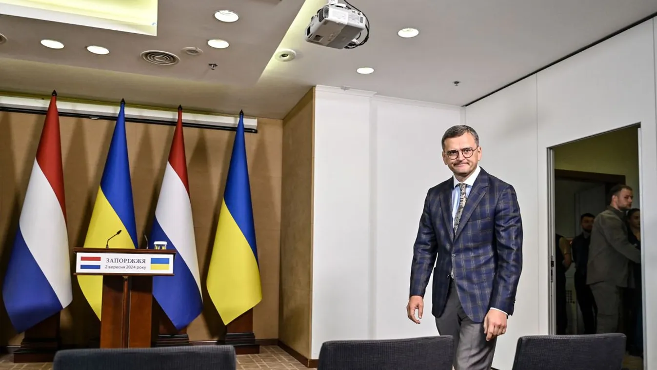 Már a külügyminiszter is lemondott Ukrajnában