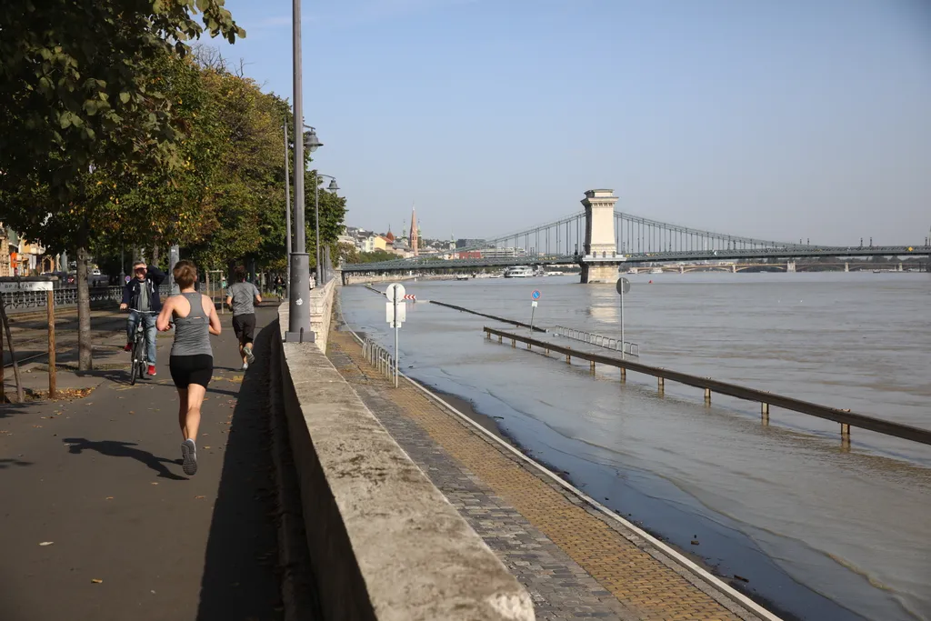  Budai rakpart egészen a Római partig