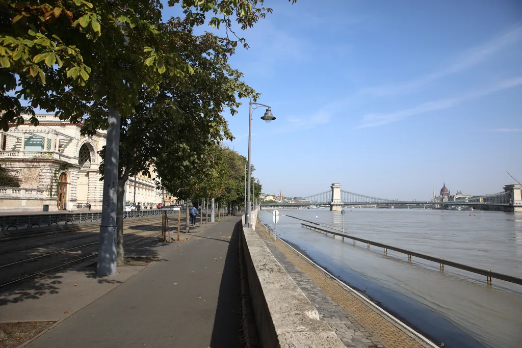  Budai rakpart egészen a Római partig