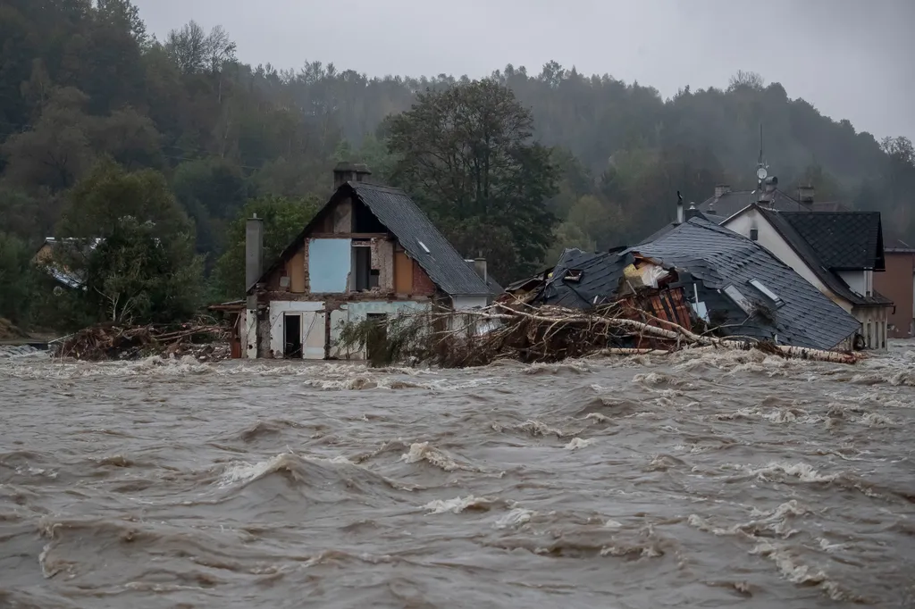 Heavy Rain Sweeps Central Europe

Jesenik