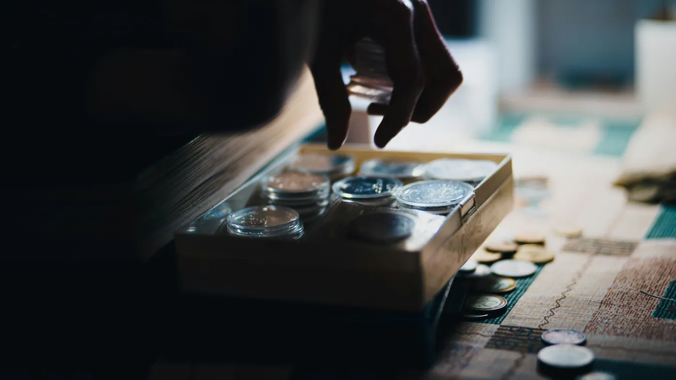 Sokat keres azzal egy nő, hogy pénzt szed be a barátjától