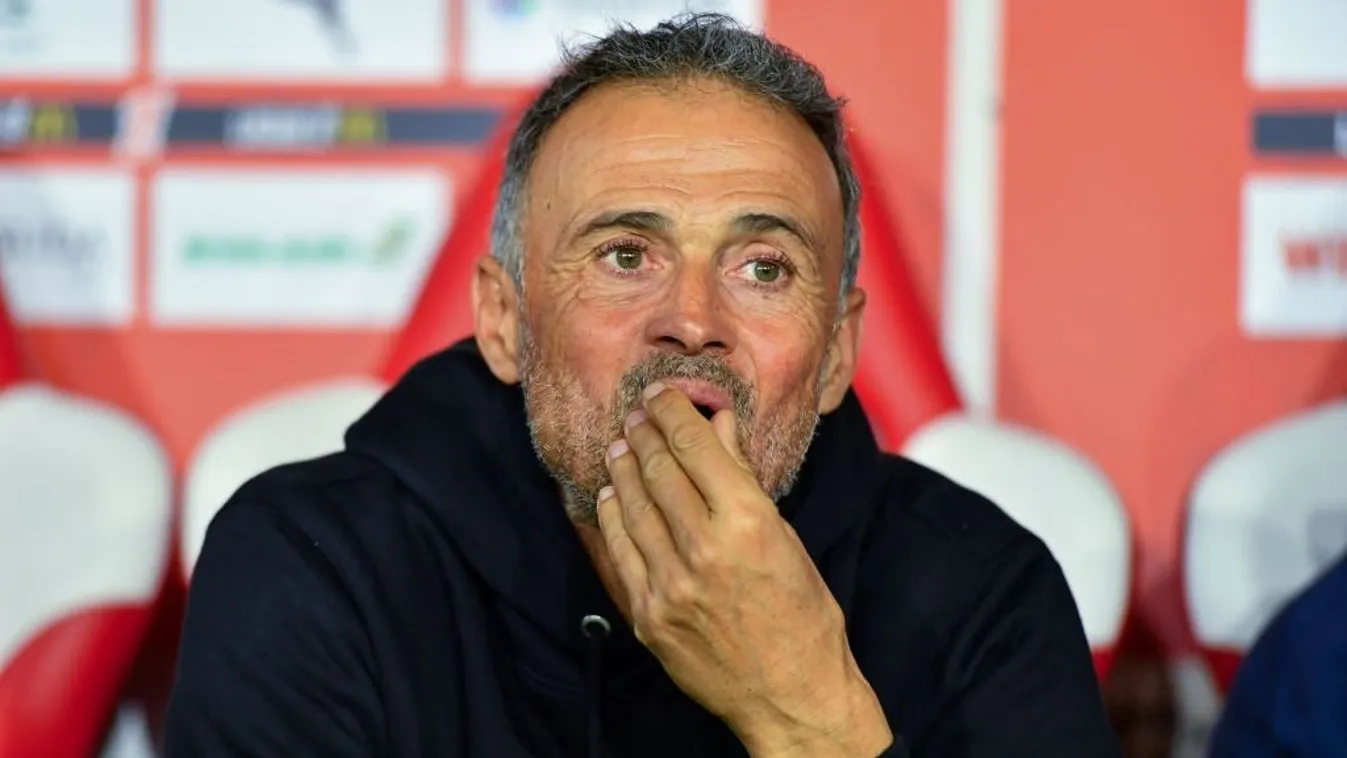 Nagy bejelentést tett a PSG edzője