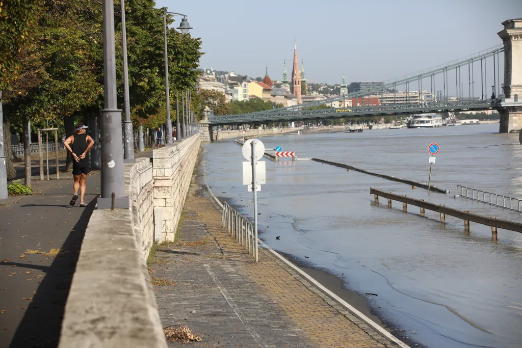  Budai rakpart egészen a Római partig