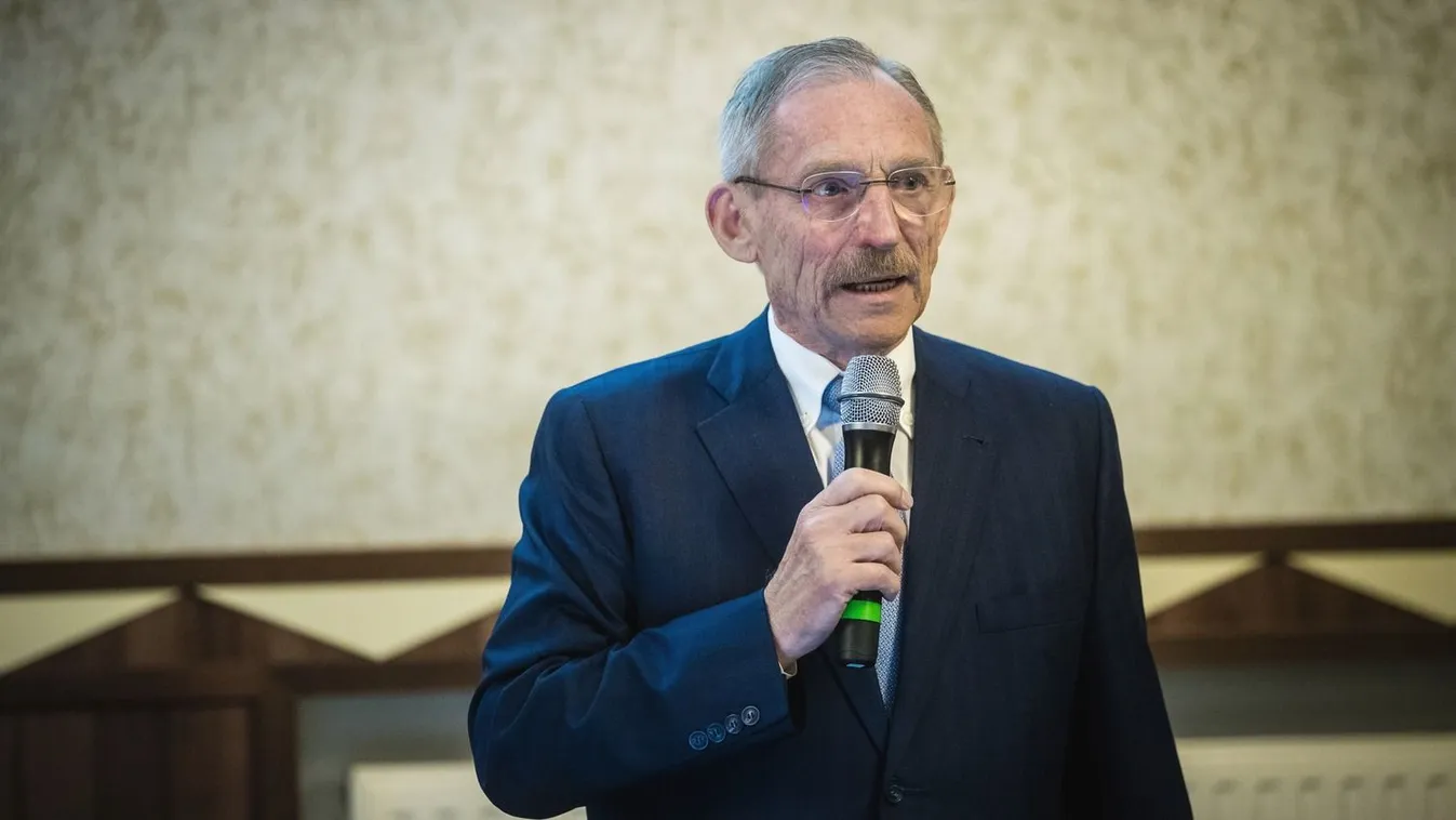 Orbán Viktor elrendelte az operatív törzs felállítását