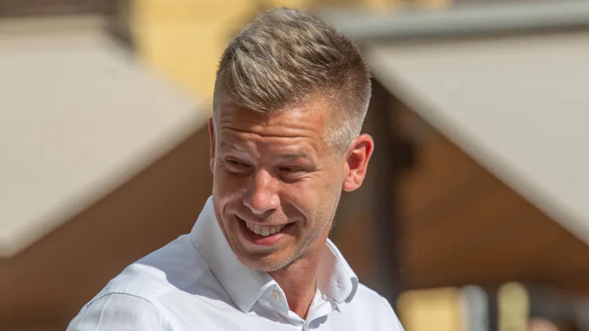 Magyar Péter a mentelmi jog megszüntetésével kampányolt