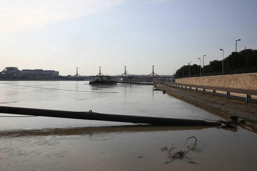  Budai rakpart egészen a Római partig