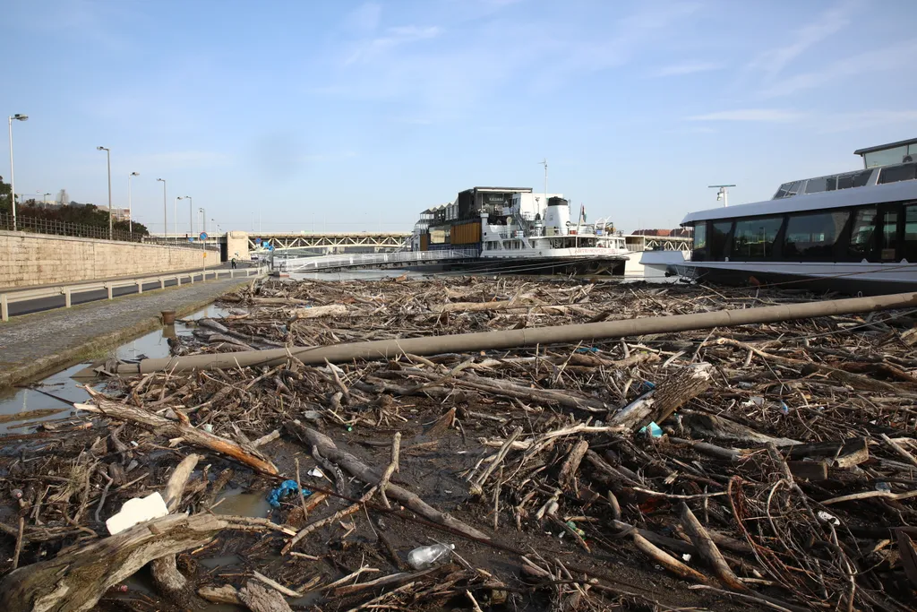  Budai rakpart egészen a Római partig