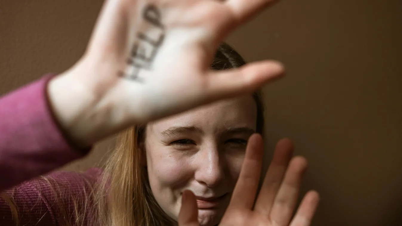 Buszon került életveszélybe egy nő és egy tini