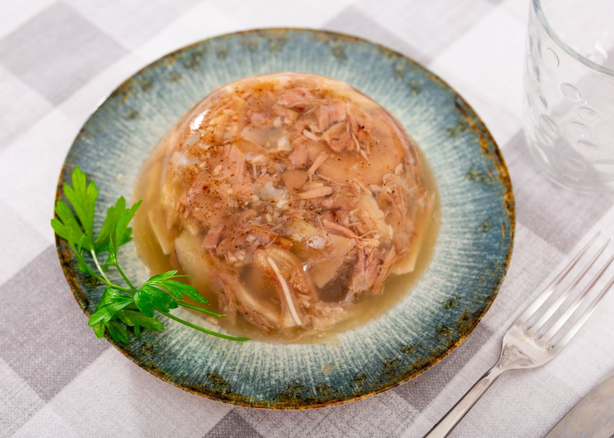 Traditional,Russian,Meat,Aspic,Dish,Kholodets,On,Plate,With,Parsley