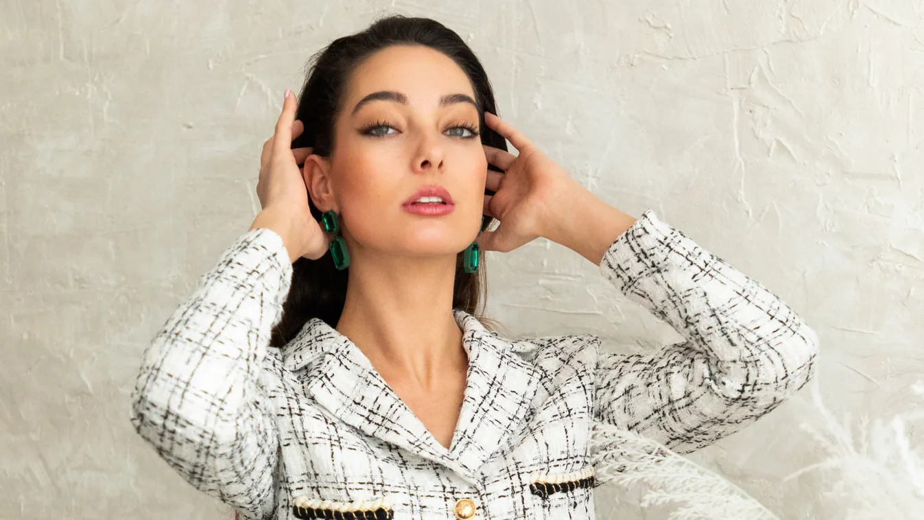 Eszméletlen ruhában villantott Hunyadi Donatella