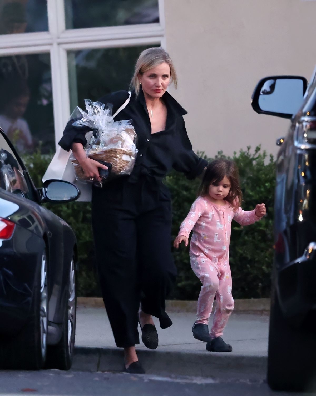 *EXCLUSIVE* Cameron Diaz enjoys a Birthday Dinner in Montecito with friends and family