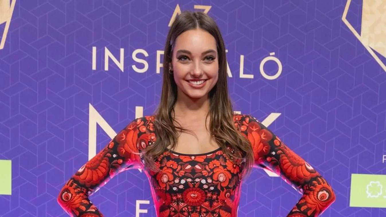 Tűzpiros ruhában őrjített meg mindenkit Hunyadi Donatella