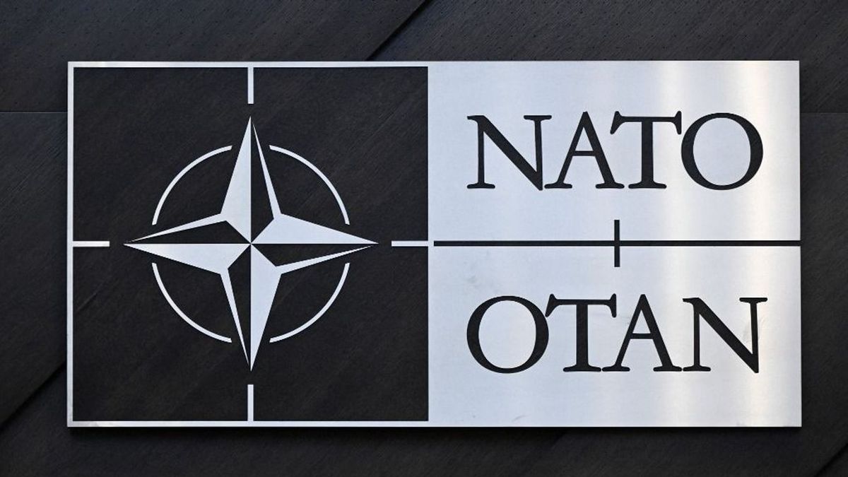 Ukrajna heteken belül meghívást akar a NATO-ba – Ripost