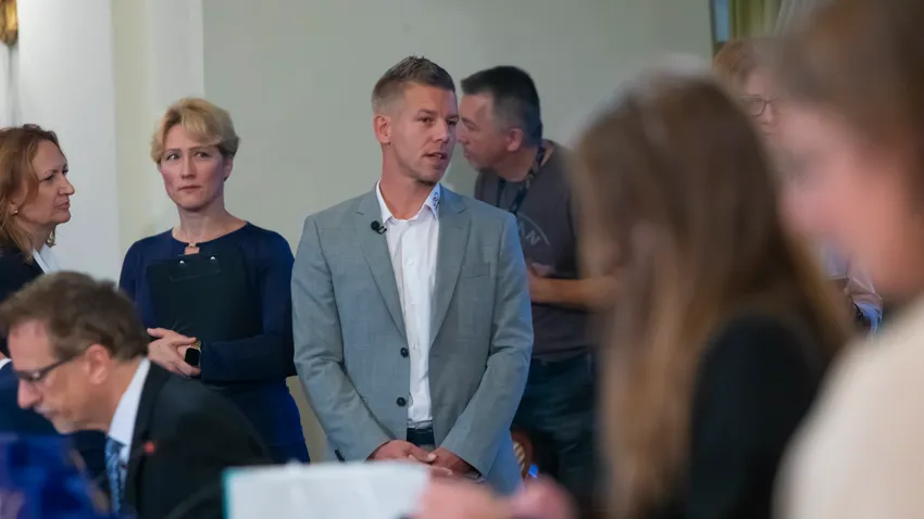 Te fognál kezet ezek után Magyar Péterrel?